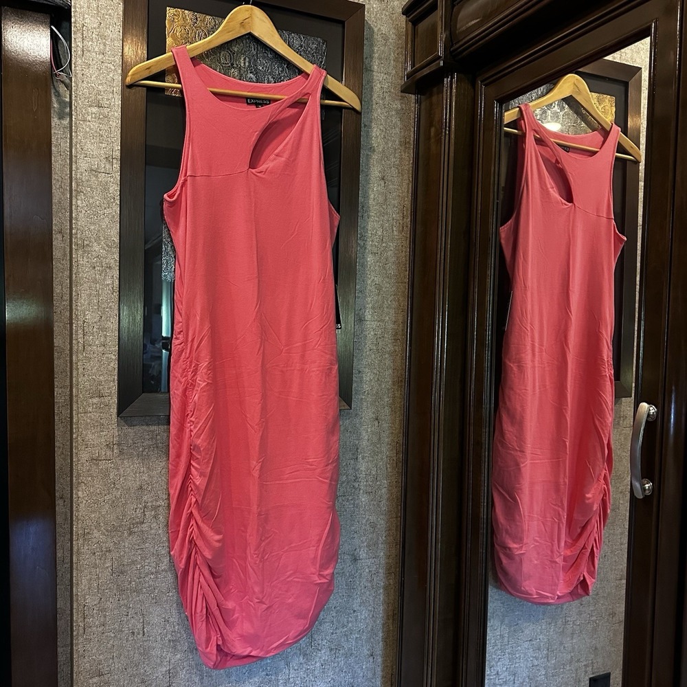 NWT Express Hot Pink Bodycon Tank Dress Size M Ruched Sides Midi Stretch Knit‎